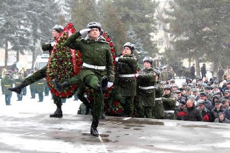 Вечная слава защитникам отечества
