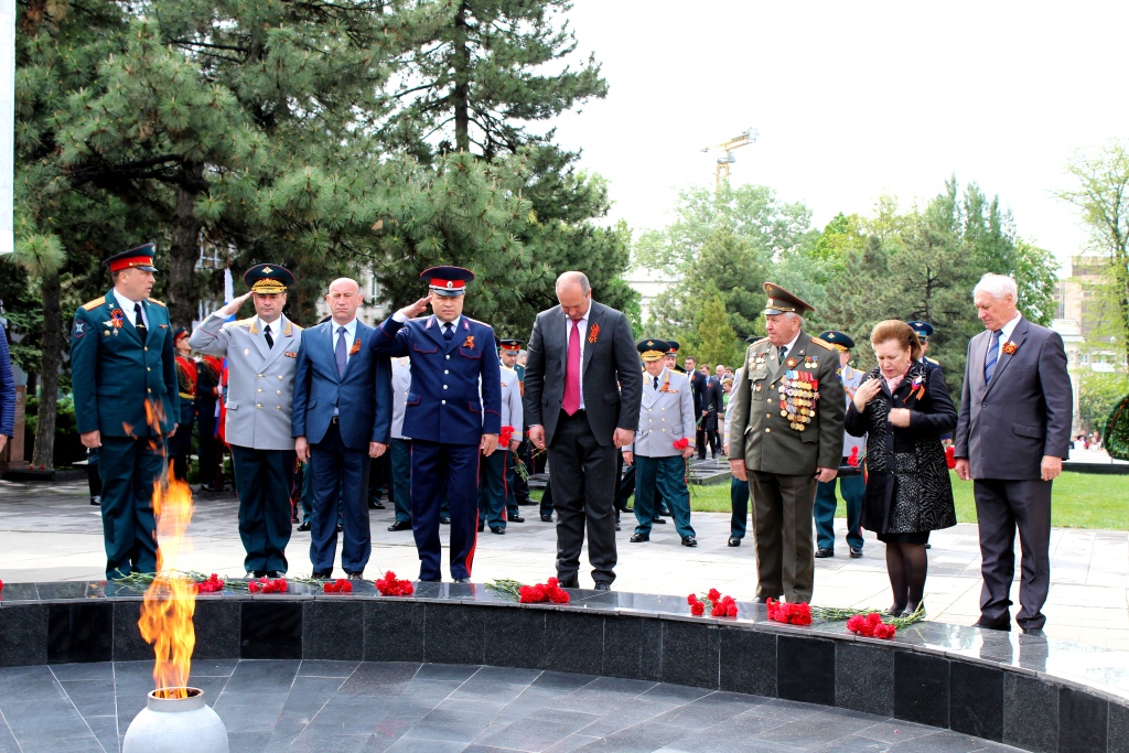 Помните! Через века, через года, - помните!