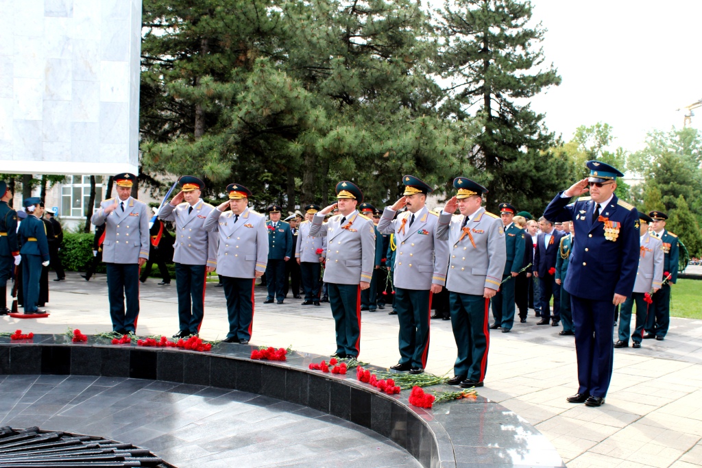 Помните! Через века, через года, - помните!