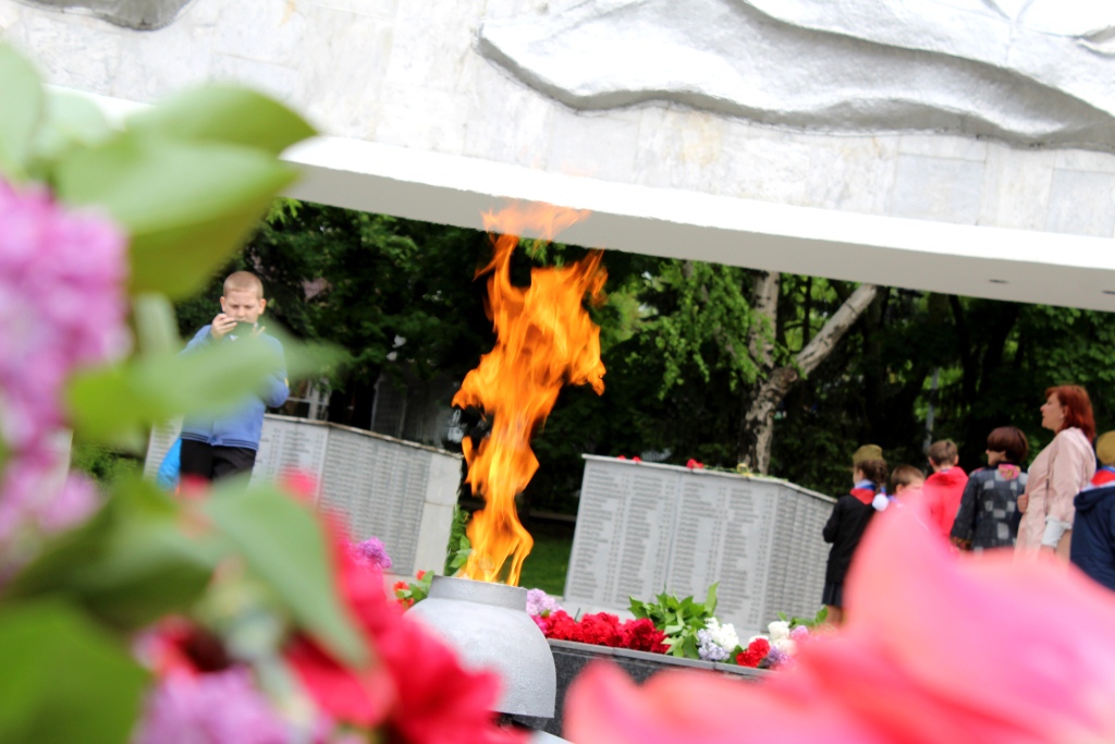 Помните! Через века, через года, - помните!