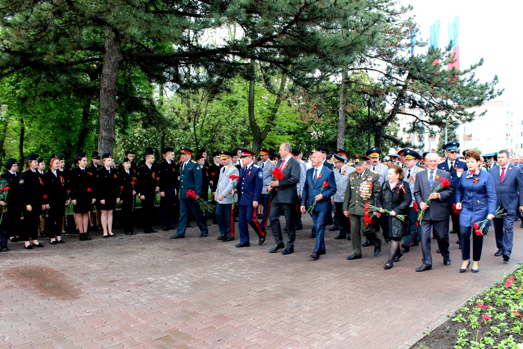 Помните! Через века, через года, - помните!