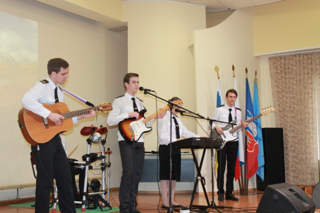 С Днем защитника Отечества