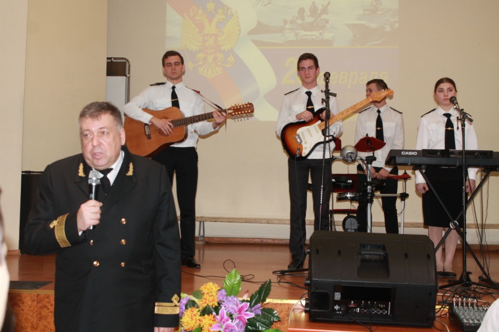 С Днем защитника Отечества