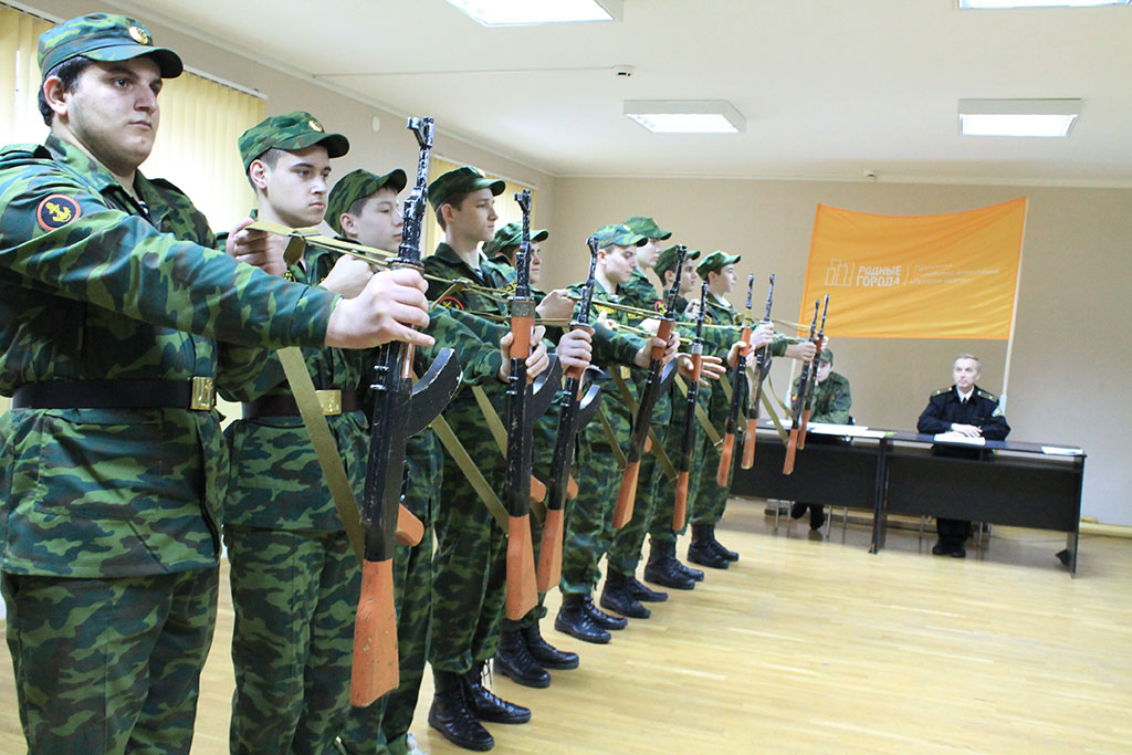 военно патриотическая деятельность. военная школа. военно патриотический кружок. военно-спортивные игры в патриотическом воспитании. патриотический клуб для детей.